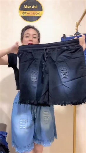 Highlight Live Penjualan Excel Hitam Dua XL