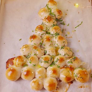 You won't have any trouble taking down this Christmas tree. Full recipe: http://dlsh.it/ZopWXam | Delish