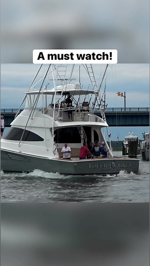 11M views · 68K reactions | Skilled captain of a 68’ Viking yacht backs into a narrow dock! #viking #vikingyachts #sportfish #sportfishingboat #sportfishing #tunafishing #bluefin #newjersey | Shore Boats | Facebook