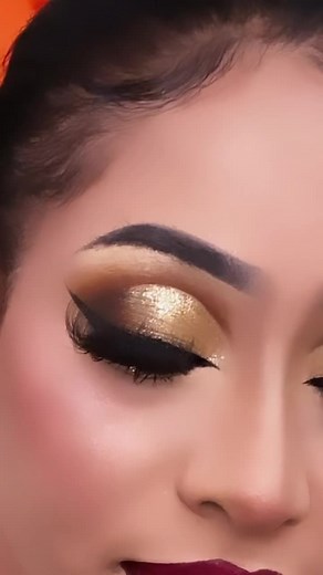 Stunning Gold Eye Makeup Tutorial for Elegant Looks