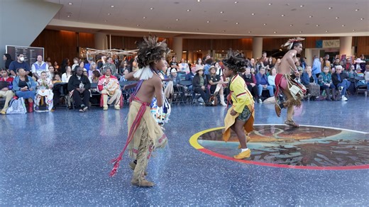 🌬️💃 Ever heard of a smoke dance? Originally it was a Haudenasaunee Peoples war dance, but it adapted over time. It was performed as a display of strength, agility, and skill. A way for young men to showcase their physical abilities and prepare for battle, as the dance required intense stamina, quick footwork, and agility. Over time, the smoke dance evolved from its warrior origins into a more ceremonial and social dance. While it still retains elements of strength and movement, it is now often