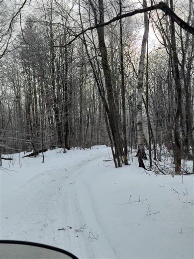 Audrey Jongens on Instagram: "Off the grid Styled by @annalavostylist"