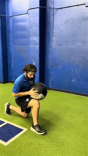 1/2 Kneeling to Split Stance MB Side Punch