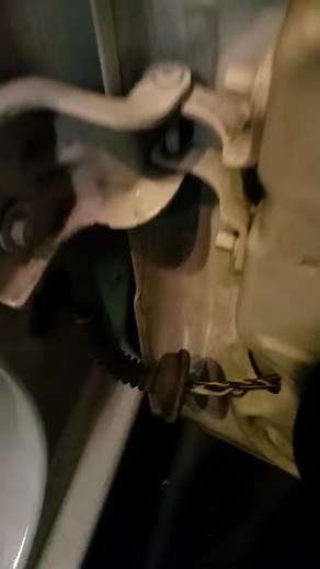 Chevrolet Colorado Air bag light on... easy repair!!!