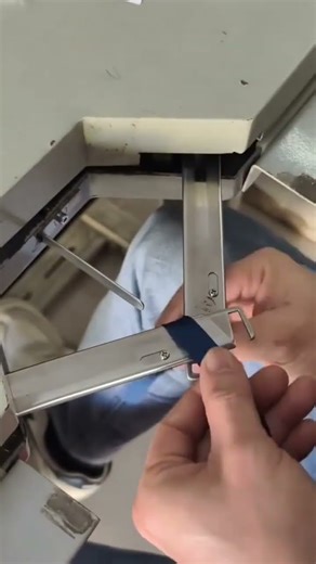 Automatic ribbon folding and edge-forming machine ensures clean #popular #machine #diy