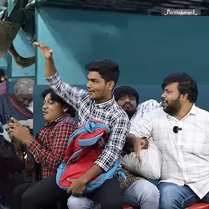 3.1M views · 71K reactions | Harpic-அ கூட விட்டு வைக்க மாட்டுறானே #parithabangal #highlights #paavangal #trainpaavangal #traintravel #travel #vadakan #traintravel #fun #funnyvideo #comedy #reelsviral #rajasthan #competition #TTR #tickets | Parithabangal Productions | Facebook