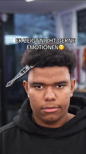 DAS GEODREIECK IMMER DABEI #fy #fyp #haircut #viral #funny #barber #lineup #afro #afrohair #midfade #voiceover