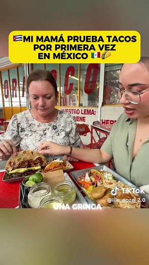 Mi mamá prueba tacos por primera vez en México