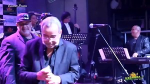 Live Salsa Performance by Andy Montañéz