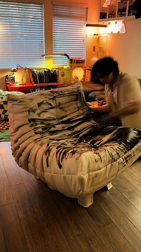 DIY: Painting My Togo Chair with Angelus Paint