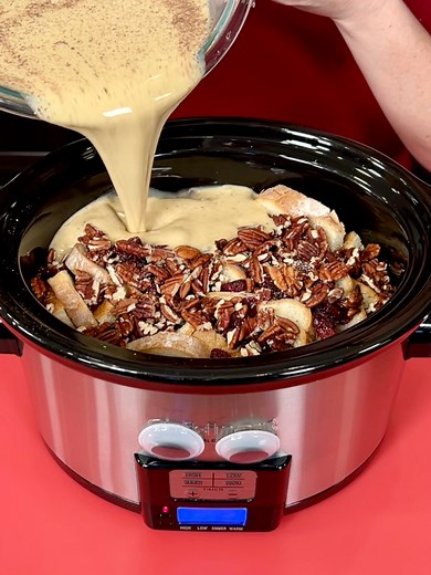 Holiday Bread Pudding! #easyrecipe #eggnog #holidaybaking | Eggnog