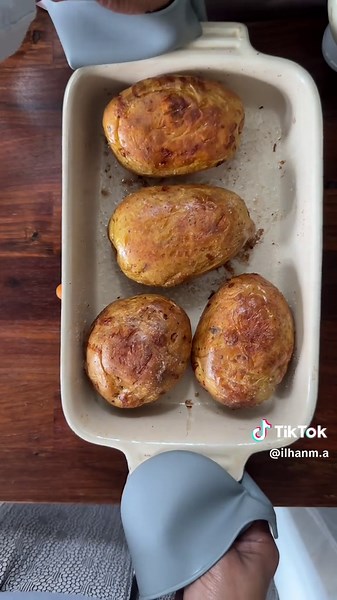 How to Make Perfect Jacket Potatoes at Home