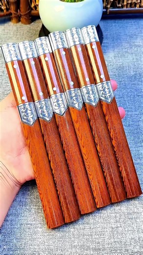 Grabiiii super cutsy portable knife ang gnda ng quality😍 mapagkakamalan mo tlagang chopsticks 😅#Java