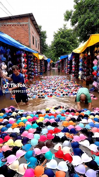 Exploring Street Views During a Flood: Mujra Insights