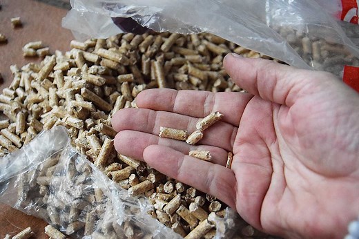 Comment brûler des granulés de bois (pellets) dans un poêle ou une cheminée ?