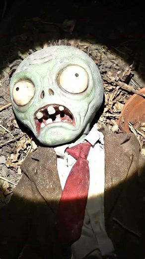 Plants Vs. Zombies | Abandoned Zombie