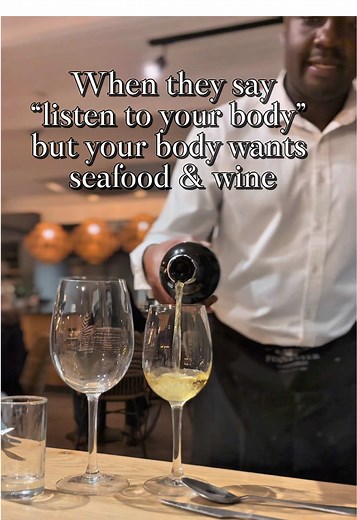 Our body said seafood & wine, who are we to argue? 🍤🍷🤷‍♀️ #thesanctuaryrestaurant #kloofstreethotel #lionroarshotelsandlodges #capetownrestaurants #wine #seafoodplatter #seafood #mussels #fish #shrimp #capetowntiktok #datenight #tablemountain #foodi #foodtiktokfood #fyp #foryoupage