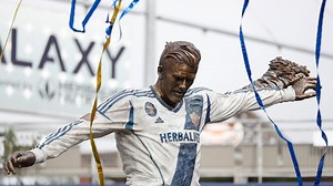 WATCH: David Beckham statue unveiled at LA Galaxy