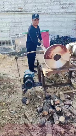 DIY Wood Splitter Machine: Cutting 50 Logs in an Hour – Amazing Efficiency!