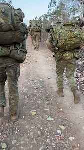 ⛰️🥾 Hiking with friends on the DFSW Basic Course 🫶 🟩🟦🟩 #FatboyFridays | 1st Battalion, The Royal Australian Regiment