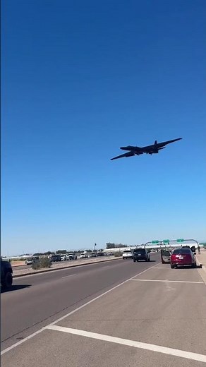U-2 Dragon Lady Close Pass Rare Military Aircraft Footage | U2 Dragon Lady Surprise Flyby