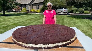 Ohio grandmother, grandson team up to create world's largest Oreo