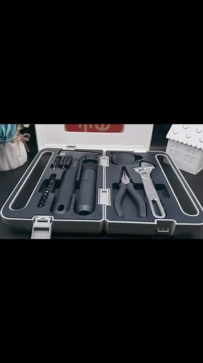 Hand Tool Set #PowerTools #tools #tool #toolsofthetrade #tooltips #toolbox #toolset #toolstorage #toolhack | PowerTools