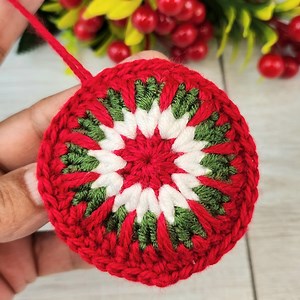 Simple Crochet Ornaments!! Crocheted Christmas Ornament Tutorial #crochet #knitting #handmade | Knitting Therapy