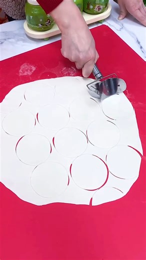 125K views · 427 reactions | Make hand pies in minutes https://taylorbrio.shop/products/dough-circle-roller-machine #baking #pie #dough #bakingtips #BakingTools | Taylor Recipes | Facebook