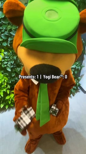 While Yogi Bear™’s juggling skills aren’t the greatest… he’s the BEST at gifting quality memories at Jellystone Park™ Quarryville! 🎁🐻 | Jellystone Park Quarryville