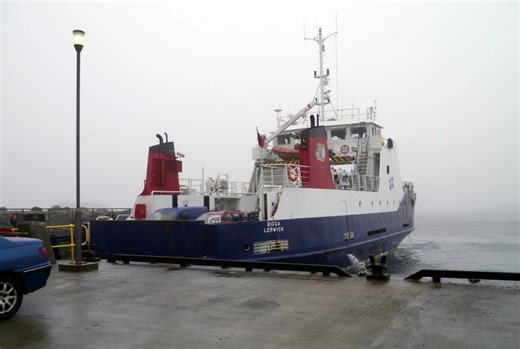 Shetland Drift: ferry does "handbrake turn" into Scottish port
