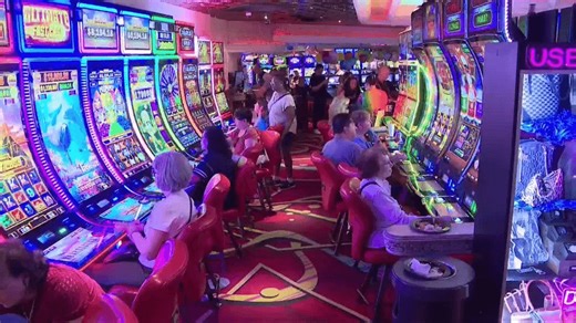 Las Vegas casinos see gaming revenue surge despite summer tourism slump