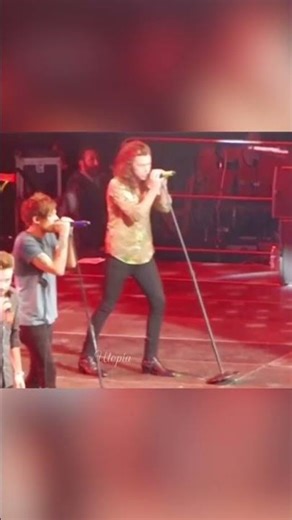 One Direction: Mirroring L&H pt.2 🥺 Subscribe for daily 1D videos! #onedirection #1dshorts #1d