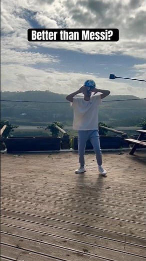 Better Skills? 🙏🏻👀 #freestyle #fussball #messi #soccer #shorts #fun #crazy