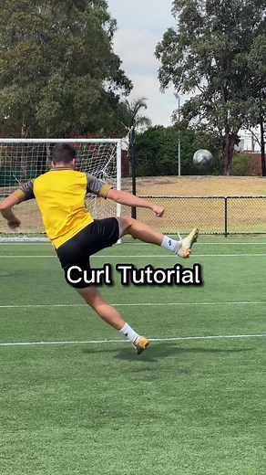 Mastering the Curling Technique in Football: Step-by-Step Tutorial