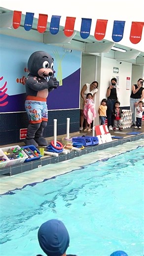¡La Foca Ramona hizo una visita mágica a nuestra sucursal de Satélite y llenó de alegría a todos, grandes y pequeños! 🌟Cantaron y se divirtieron a lo grande con su compañía- 😄🎉 La foca nos dejó con sonrisas de oreja a oreja, ¡y queremos compartirlas contigo! Ven y únete a la diversión en nuestra sucursal, donde la magia siempre está presente. Dale like si te gusto ❤️ | Club Cañada Natación