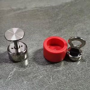 [Hot Item] Stainless Steel Metal/PVC Segufix Lock for Restraint Straps Magnetic Key Medical Safety (Black/Red) Escape Proof Hospital Patients