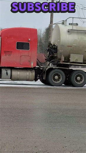 Load of pipe/nice peterbuilt.....#shorts #trucking