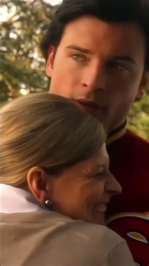 Clark Becomes the New Santa Claus - Smallville (2001 — 2011) #Smallville #SupermanOrigins #shorts