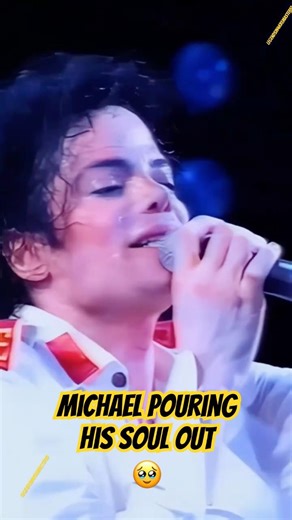 MICHAEL GIVING US ALL HIS HEART & SOUL IN THIS PERFORMANCE🥹👏🏼#michaeljackson#king#moonwalk#legend