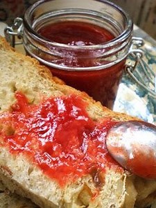 Recette de confiture fraises et rhubarbe