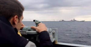 Russische oorlogsvloot rukt op naar het Kanaal, Britse marine volgt op de voet