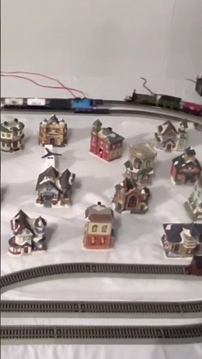 Bachmann Thomas The Tank Engine & Emily￼ The Emerald Engine.
