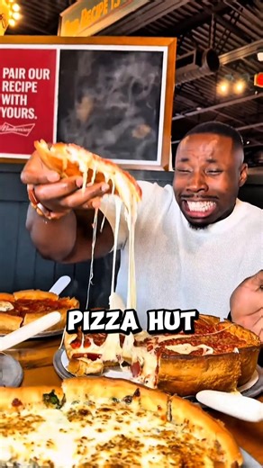 Pizza Hut Made a Pizza With No Toppings… And It Sold Out 😳🍕