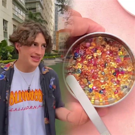 Watch your step!! 🥵🔥 #comedy #laughter #friends #random #sketch #gay #straight #juanpazurita