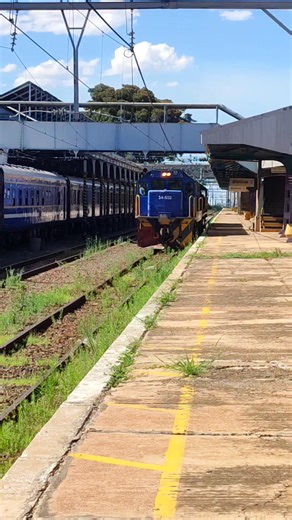 The Diesel locomotives depart the station and head back to the depot. 19/11/25. | KingGravity's Rail Photography