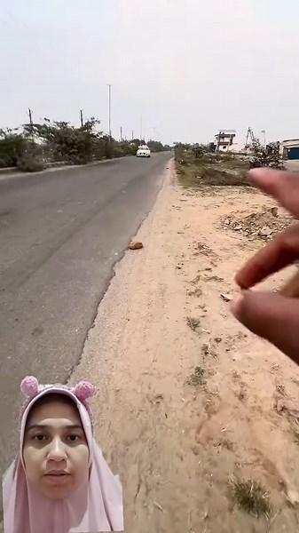 toy car in the ground #dubbing #greenscreen