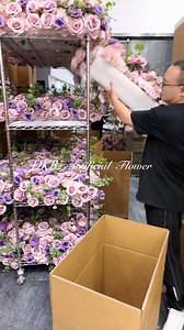 TR367🌷Custom pink and purple table flower runners💜💚Packaging and shipping to the United States 💎www.dkbflower.com💎 #dkbflower #flowerrunners #tableflower #tablecenterpieces #eventpalnenrs #weddingflower | Artificial flowers（Fengqiu zhaogang silk flower factory）