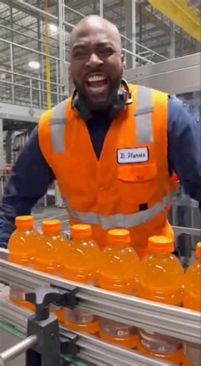 MISTA TWERK RETURN THAT EMPLOYEE UNIFORM THIS INSTANT. YOU DO NOT WORK AT GATORADE. RAHHH‼️ #shorts