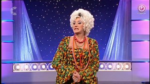 Lily Savage's Blankety Blank (29 April 2001 | S16 E14)